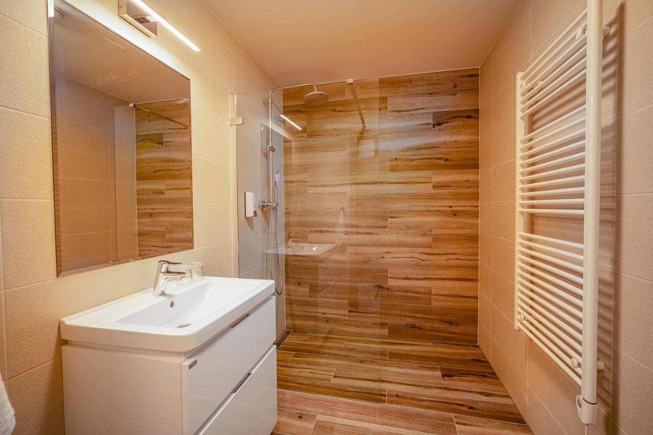 Garni Hotel Dock ברטיסלאבה מראה חיצוני תמונה